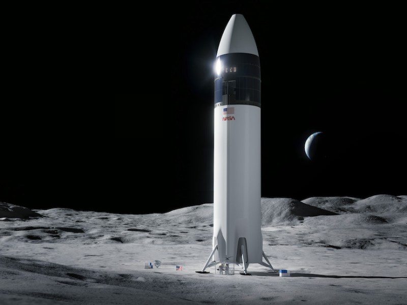 SpaceX Starship on the Moon
